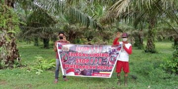 Personel Polsek Seruyan Tengah Melakukan Sosialisasi Terkait Illegal Logging