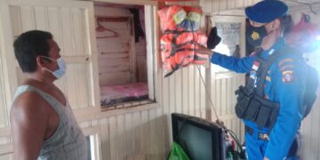 Satpolairud Polres Seruyan Berikan Himbauan Keselamatan Berlayar