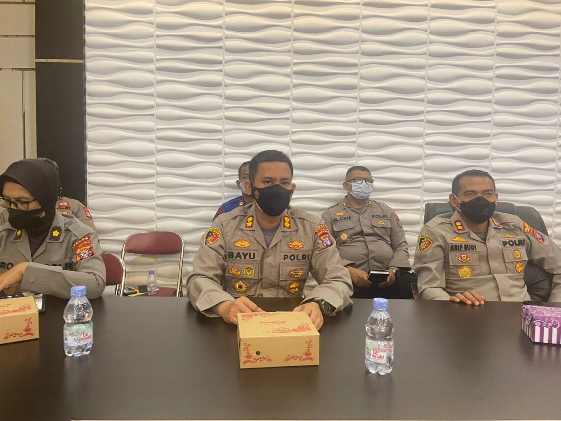 Kapolres Seruyan Bayu Wicaksono, S.H., S.I.K., M.Si. mengikuti giat Vicon Kapolri bersama PJU dan Para Kapolres Jajaran Polda Kalteng, Selasa (19/10/2021). Foto : Tbn