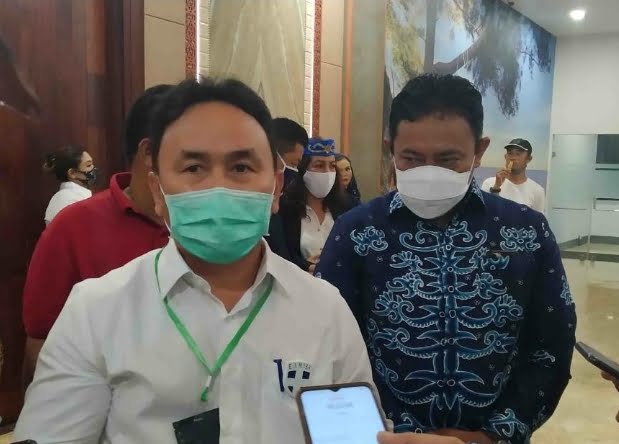 Sugianto Sabran didampingi Edy Pratowo. FOTO : ist.