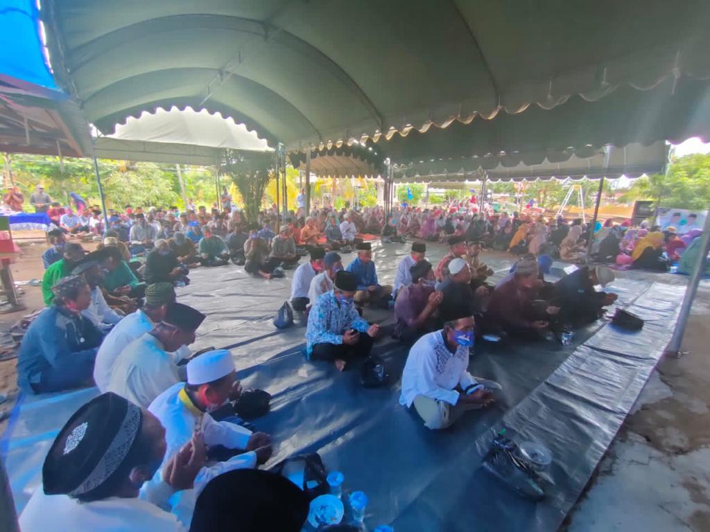 Warga mengikuti acara Safari Maulid Nabi Besar Muhammad SAW di Desa Jaya Makmur. FOTO : ari.