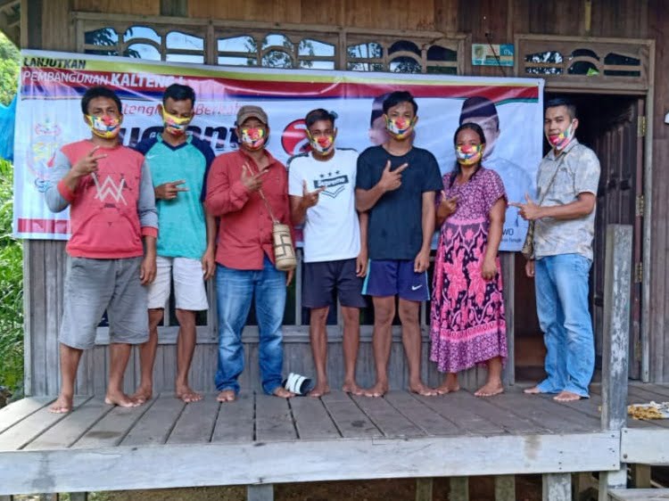 Relawan Itah Pahari Sudi terus bergerak mendatangi masyarakat Kab. Barito Utara. FOTO ; ari.