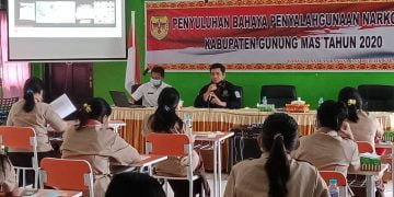 Sambangi SMAN 1 Sepang Simin, Polres Gumas Sosialisasi Bahaya Narkotika