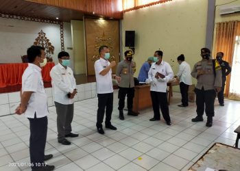 Polres Gumas Gelar Tes Urine 1.015 Orang PTT, Kasatresnarkoba : Semuanya Negatif