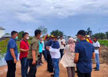 Dilanda Banjir, Plt. Gubernur Kalteng Tinjau Jalan Pangkalan Bun-Kolam