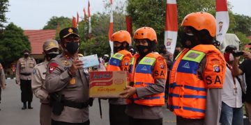 Polda Kalteng Kirim Bansos, Tim SAR dan Tim Kesehatan Bantu Korban Banjir Kalsel