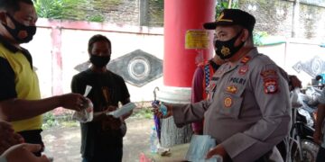 Sat Binmas Polres Seruyan Bagi Masker dan Sosialisasi 5M