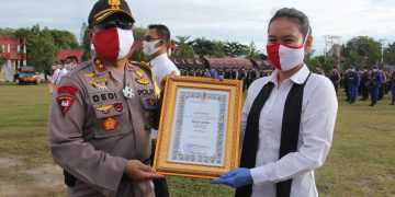 Berprestasi, 188 Anggota Polda Kalteng Terima Penghargaan