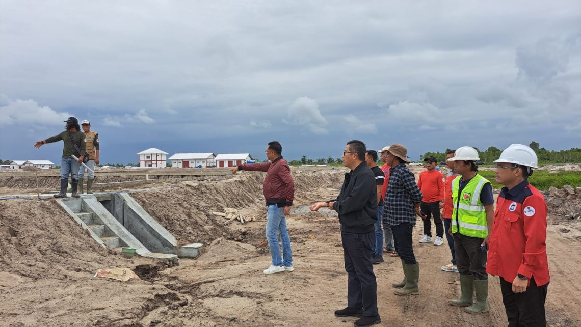 Monev pembangunan Kawasan Tambak Udang/shrimp estate di Desa Sei Raja Kecamatan Jelai Kabupaten Sukamara