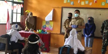 Bupati Lamandau Pantau Langsung Simulasi Pembelajaran Tatap Muka