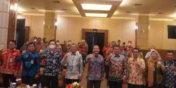 Asisten Pemerintahan dan Kesra Buka Rapat Evaluasi Capaian SPM Kabupaten/Kota se-Kalteng