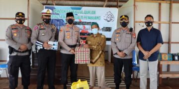Kapolres Seruyan Jalin Silaturahmi, Bagikan Paket Sembako ke Pondok