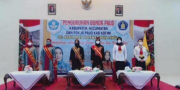 Ivo Sugianto Sabran Kukuhkan Khairiyah Halikinnor Bunda PAUD Kotim