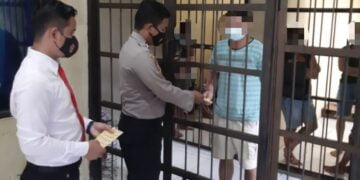 Upayakan Tahanan Tetap Sehat, Polres Gumas Bagikan Vitamin