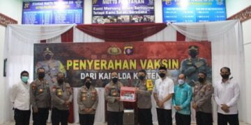 Kapolda Serahkan 500 Dosis Vaksin untuk Polres Barsel