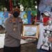 Kabidhumas Serahkan Piala Bagi Para Juara Bhayangkara Mural Festival