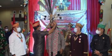 Kapolda Terima Gelar Adat Suku Dayak Siang