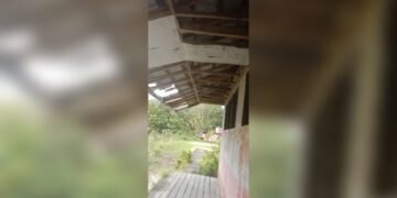 SDN 1 Tumbang Nusa Rusak Parah