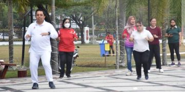 Bangkitkan Semangat Kerja dengan Senam Bersama