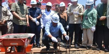 Wagub Edy Pratowo Letakan Batu Pertama Pembangunan Pabrik Pakan di Kecamatan Parenggean-Kotim