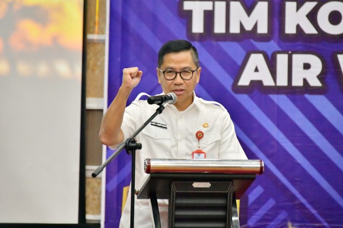Kepala Bappedalitbang Prov. Kalteng selaku Ketua Tim Koordinasi Pengelolaan Sumber Daya Air (TKPSDA) Wilayah Sungai Mentaya-Katingan, Leonard S. Ampung