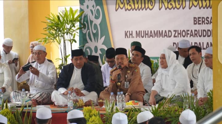 Sekretaris Daerah Provinsi Kalimantan Tengah (Sekda Kalteng), H. Nuryakin, menghadiri Tabligh Akbar dalam rangka memperingati Maulid Nabi Muhammad SAW di Halaman Gedung Bundar Institut Agama Islam Negeri (IAIN) Palangka Raya, Selasa siang (26/9/2023). Foto : BA