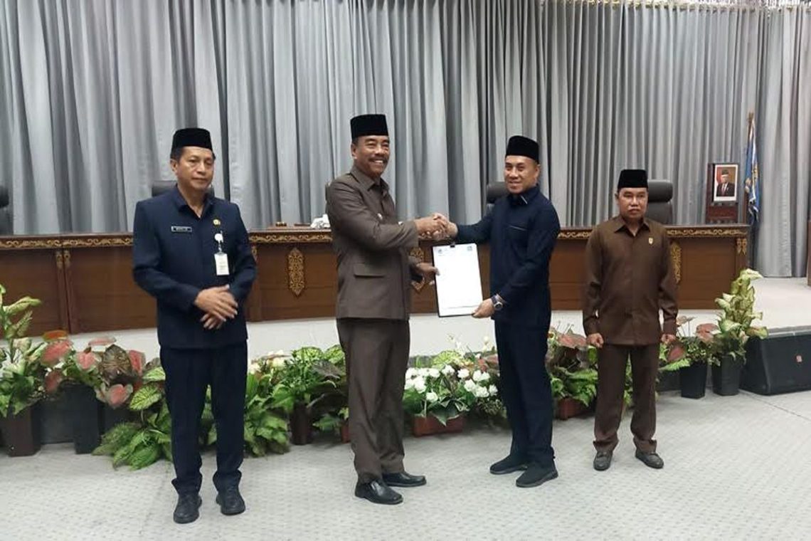 Fraksi DPRD Barito Utara Sampaikan Pemandangan Umum Terhadap Raperda APBD Perubahan 2023
