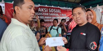 Agustiar Sabran dan Relawan Ganjar Salurkan Bantuan Korban Kebakaran