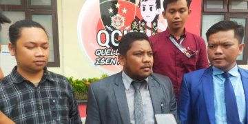 Jeffrico Seran (tengah) dan Adi Tomas (kiri ujung). Foto: ist