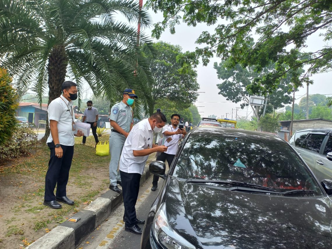Kepala Badan Pendapatan Daerah Provinsi Kalimantan Tengah Anang Dirjo Sosialisasikan Program Pemutihan Denda Pajak Kendaraan Bermotor