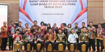 Wagub H. Edy Pratowo Hadiri RUPS Luar Biasa PT. Bank Kalteng