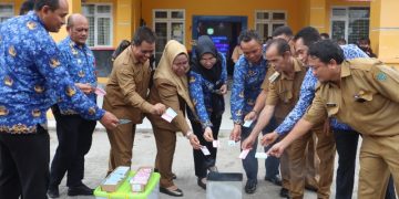 Pj Bupati Pulpis Serahkan Alat Ktp Elektronik untuk Delapan Kecamatan