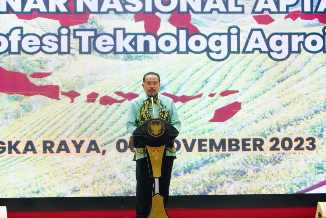 Sekda Nuryakin bersama peserta pada acara Ramah Tamah Seminar Nasional APTA