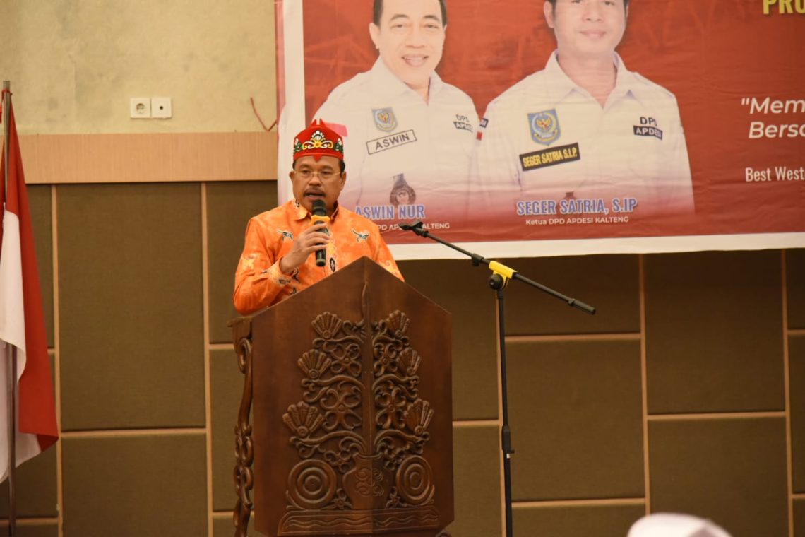Sekda Prov. Kalteng H. Nuryakin saat menyampaikan arahannya