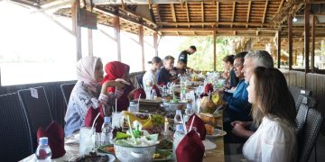 Ketua Dekranasda Ivo Sugianto Sabran Ramah Tamah Bersama Peserta UCI MTB Eliminator World Championship 2023