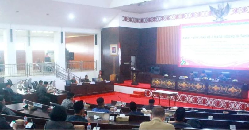 Dewan Perwakilan Rakyat Daerah (DPRD) Kabupaten Murung Raya (Mura) melaksanakan rapat Paripurna agenda Penandatanganan Nota Kesepakatan Kebijakan Umum Anggaran (KUA) dan Prioritas Plafon Anggaran Sementara (PPAS) tahun anggaran 2024.