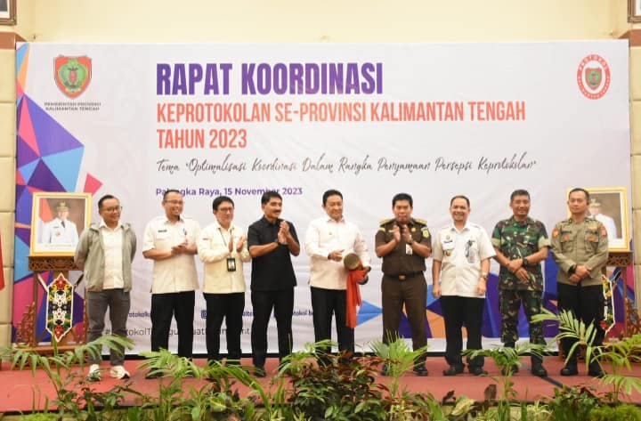 Beberapa pesan penting disampaikan Wakil Gubernur Edy Pratowo bagi Protokol se-Kalimantan Tengah saat membuka Rapat Koordinasi (Rakor) Keprotokolan se-Provinsi Kalimantan Tengah Tahun 2023, di Hotel Luwansa, Rabu (15/11/2023).  Foto : Ist/BA