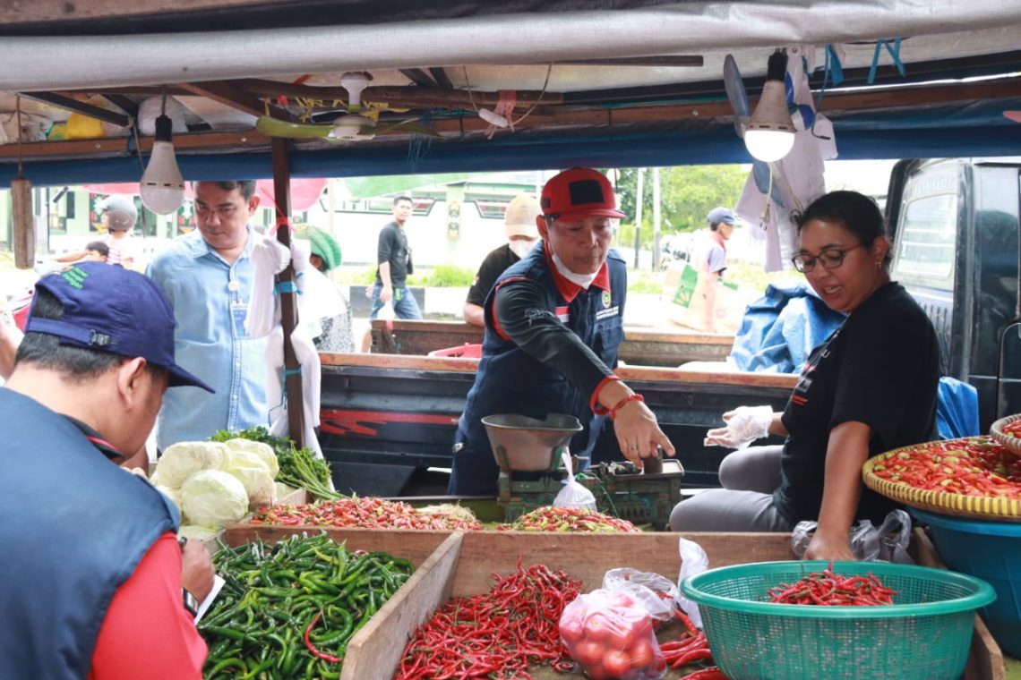 Sahli Gubernur Yuas Elko bersama Tim Satgas dan TPID Prov. Kalteng pantau stok dan harga pangan