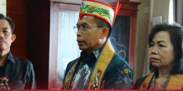 Tiba di Murung Raya, Pj Bupati Disambut Lawang Sakepeng