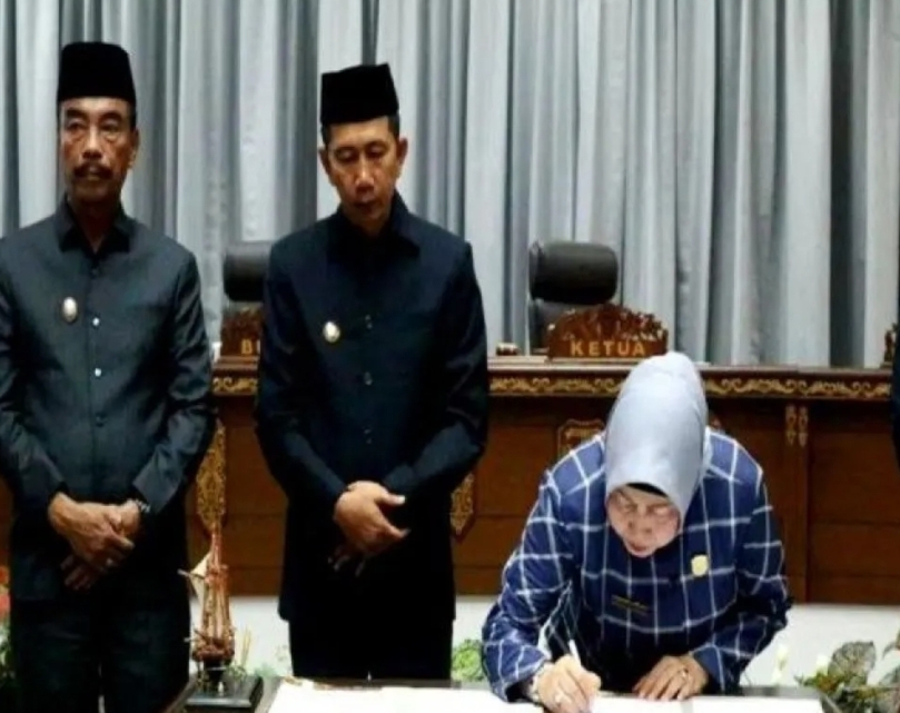 Pemkab Dan Dprd Barut Teken Kesepakatan Rancangan Apbd Perubahan