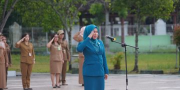 Peringatan Hari Ibu ke-95, Pemprov. Kalteng Melalui Dinas P3APPKB Laksanakan Ziarah Rombongan dan Tabur Bunga di TMP Sanaman Lampang