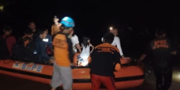 TRC BPBD Kabupaten Mura Evakuasi Pengguna Jalan