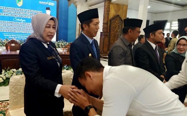 Ketua Dewan Barut Apresiasi Pemkab Barito Utara Serahkan 64 SK PPPK