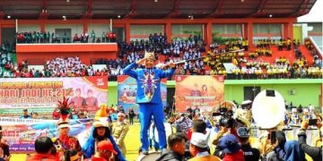 Karnaval Budaya Murung Raya Dimeriahkan Drumband IPDN Pontianak