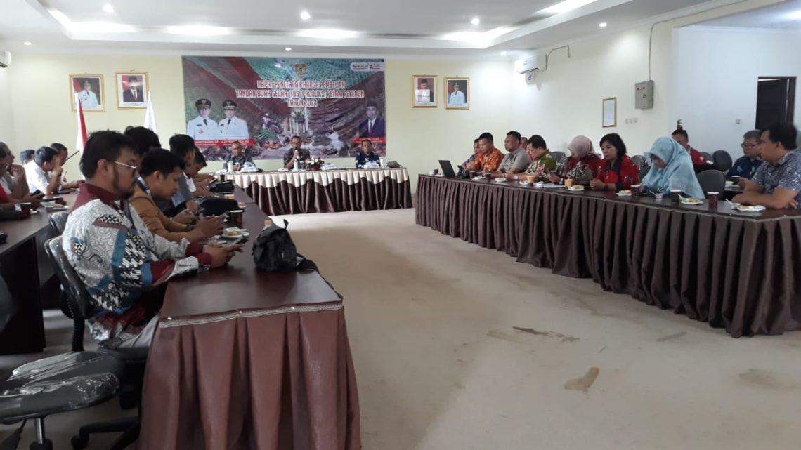 Peserta mengikuti Rapat Penetapan Harga TBS Kelapa Sawit Periode Bulan Desember 2023