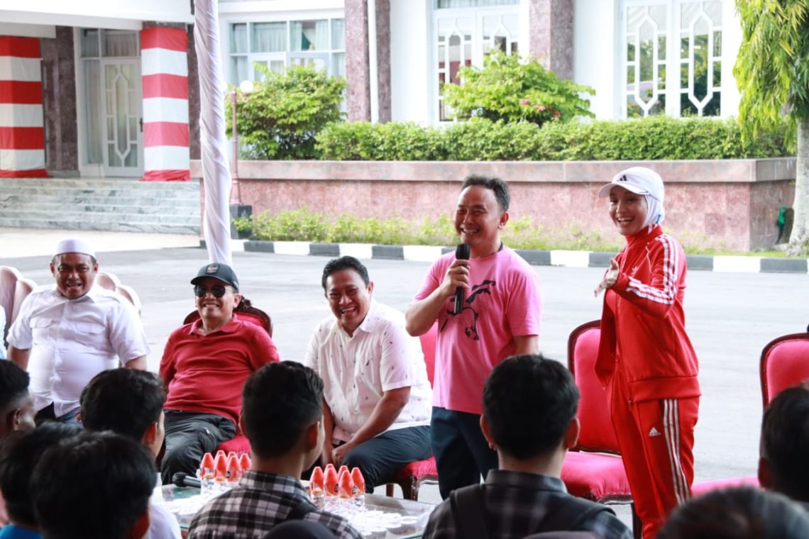 Gubernur Kalteng H. Sugianto Sabran saat menyampaikan arahannya