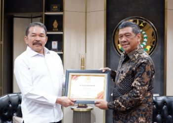 Jaksa Agung Terima Penghargaan Best Achievement Award 2023 dari Rakyat Merdeka