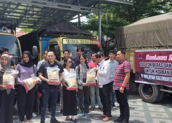 Agustiar Sabran Salurkan 100 Ton Beras Bagi Korban Banjir