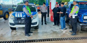 Personil Polres Lamandau Patroli Rutin di SPBU.