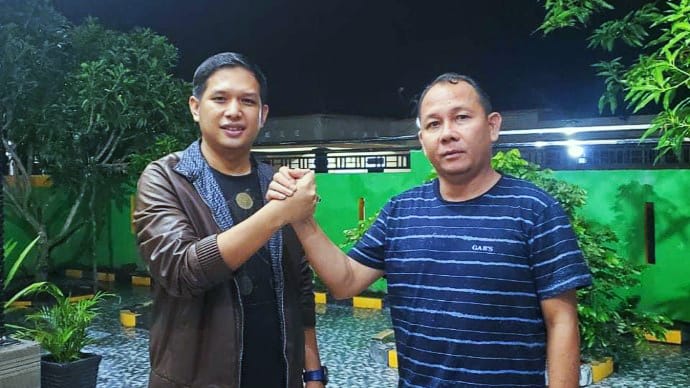Pimpinan Daerah (DPD) Partai Partai Amanat Nasional (PAN) Kabupaten Kotawaringin Timur (Kotim) M Rudini Darwan Ali 
bertemu dan akrab dengan Kepala Dinas PTSP Kalteng,, Sutoyo